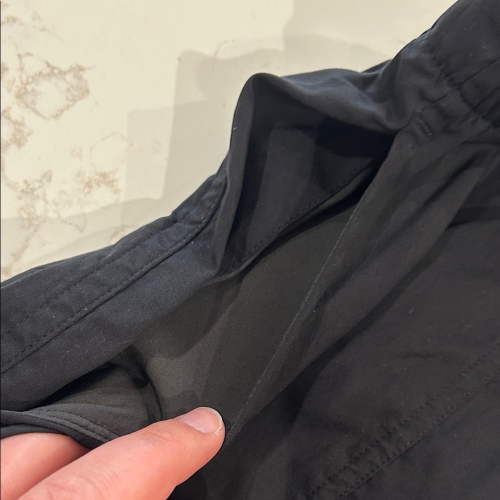 Lululemon Lightweight Adjustable Mid-Rise Cargo Pant - Picture 3 of 8